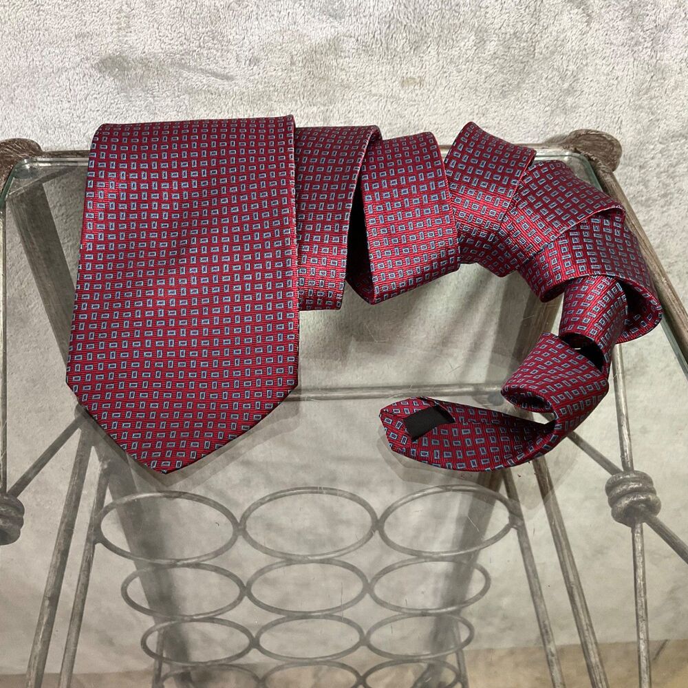 TOM JAMES (Innocenti ) men’s silk Repp Tie  GEOMETRIC RED foulard USA 59”x3.5”